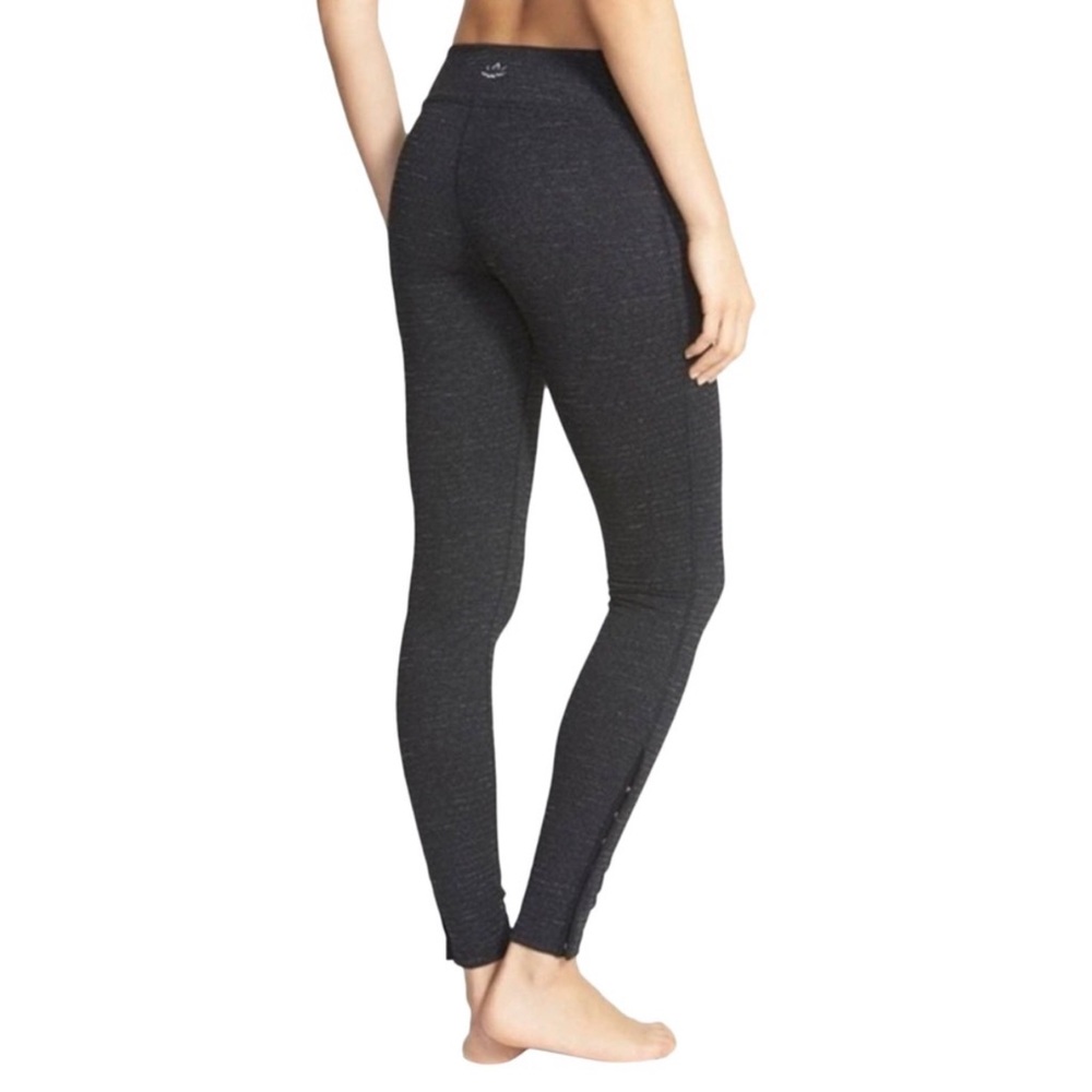 Beyond Yoga Black Pique Ankle Snap Bottom Leggings Size XS - Picture 1 of 8
